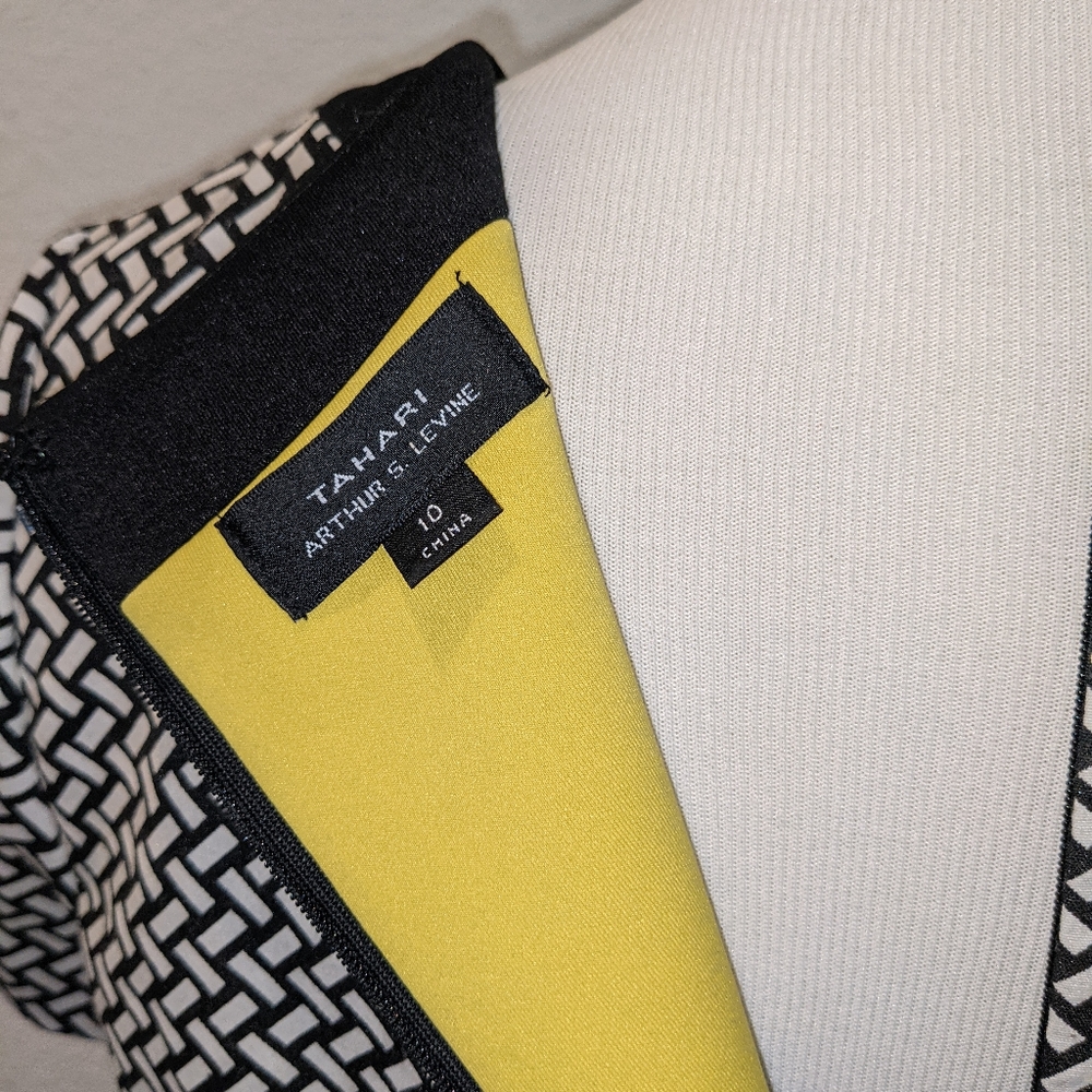 Tahari/Arthur S. Levine Dress - Picture 5 of 5